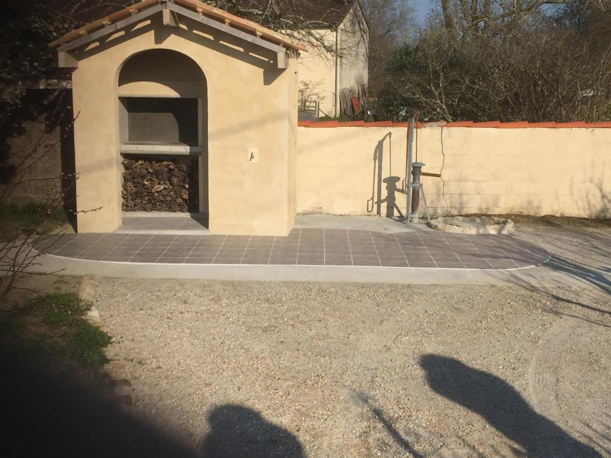 Superbe Gite A La Campagne Dans Le Bordelais Saint-Vivien-de-Blaye Εξωτερικό φωτογραφία
